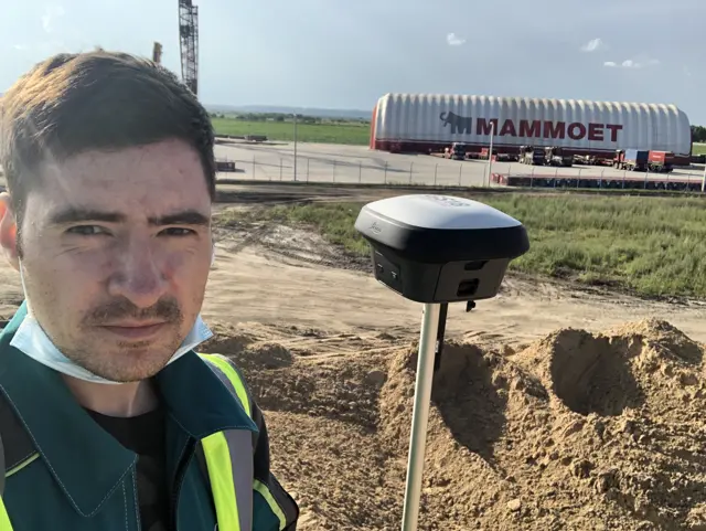 Вынос точек GNSS-приёмником на площадке